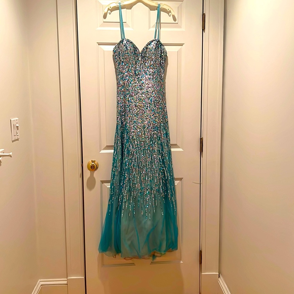 Prom dress !! Blue with colorful sequins